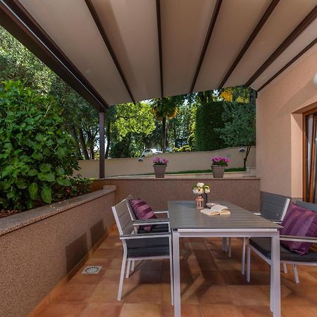 Apartments Villa Ana Пореч Екстер'єр фото