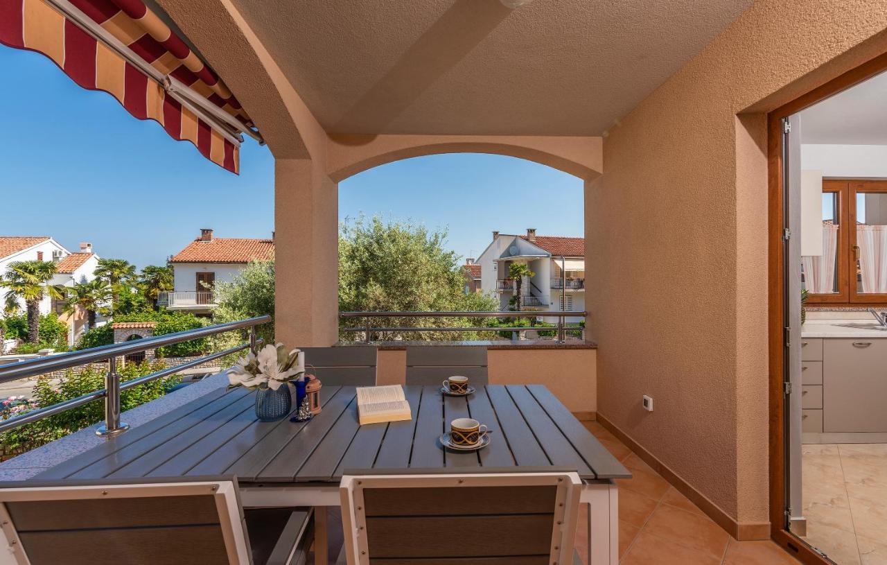 Apartments Villa Ana Пореч Екстер'єр фото