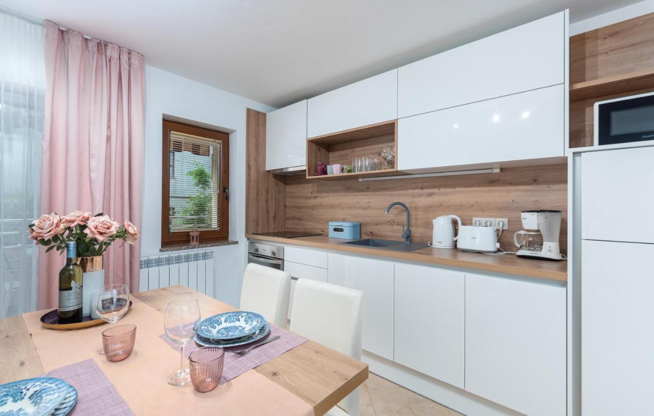 Apartments Villa Ana Пореч Екстер'єр фото