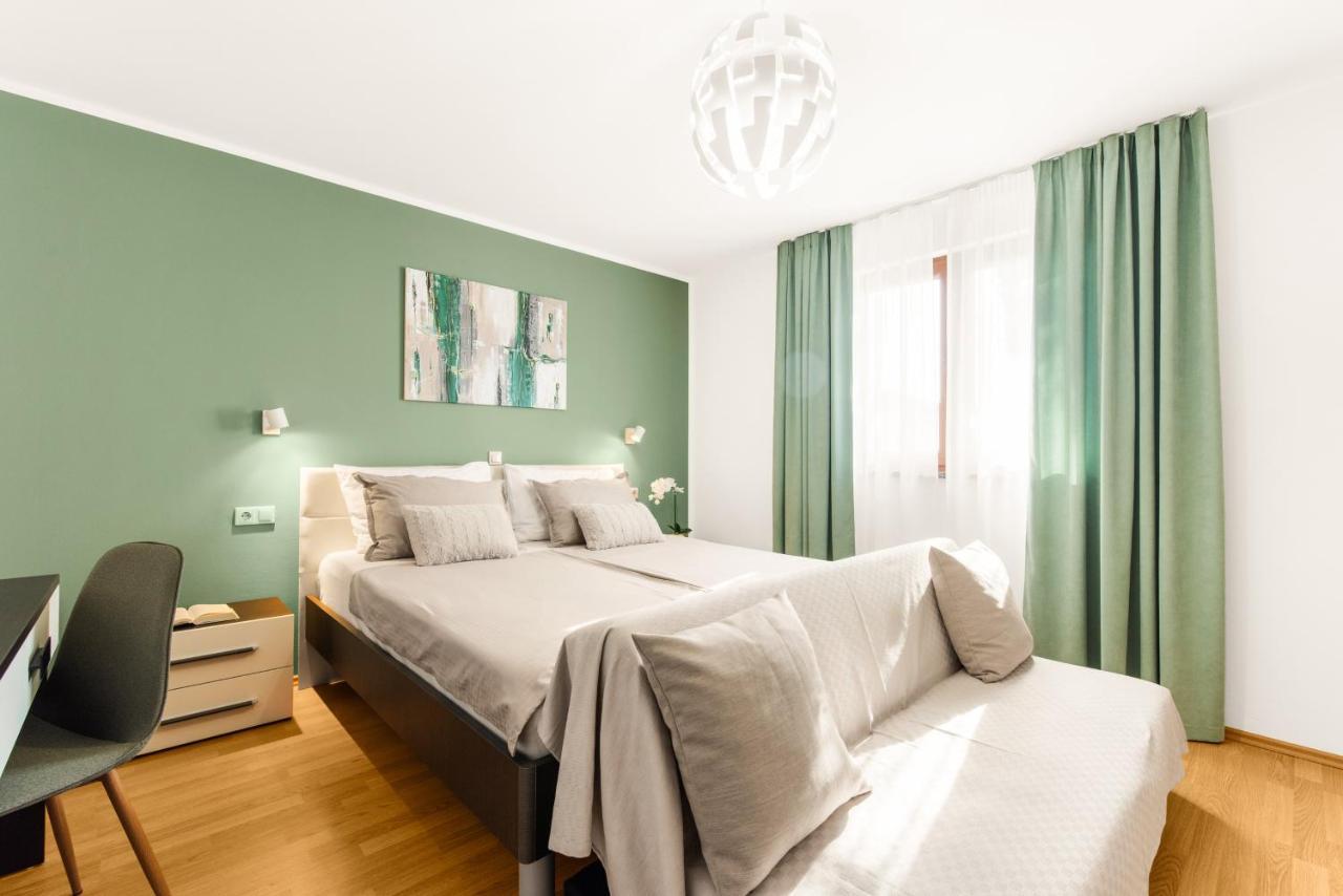 Apartments Villa Ana Пореч Екстер'єр фото